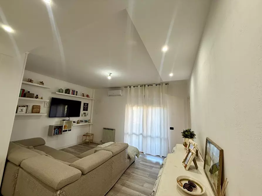 Immagine 2 di Appartamento in vendita  a Carrara