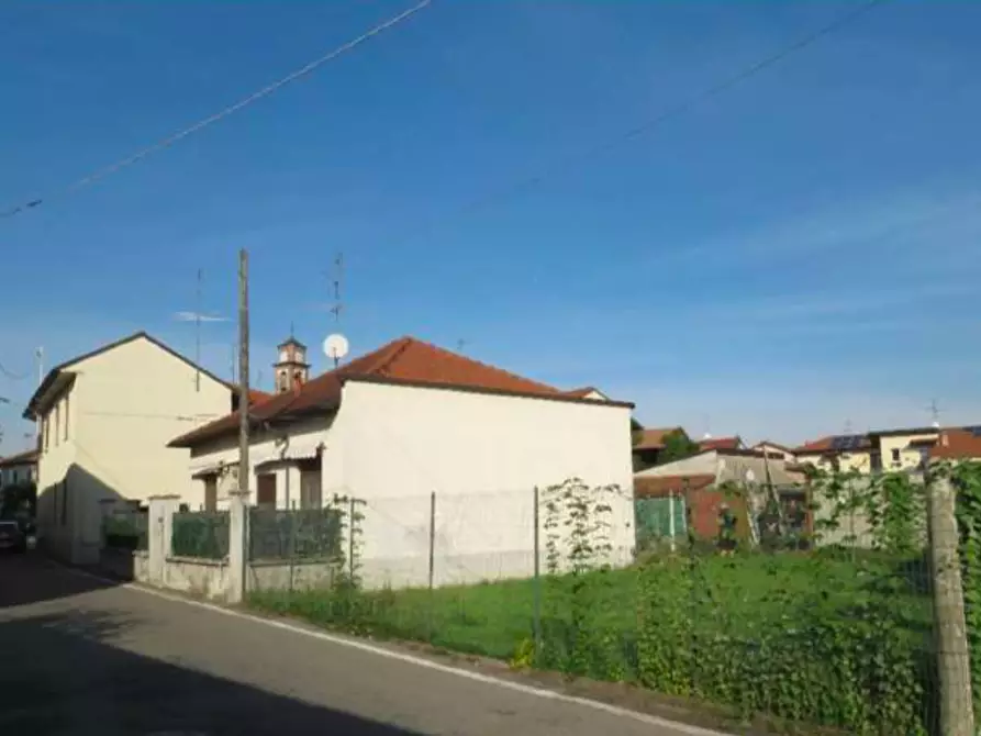 Immagine 2 di Garage in vendita  a Nerviano