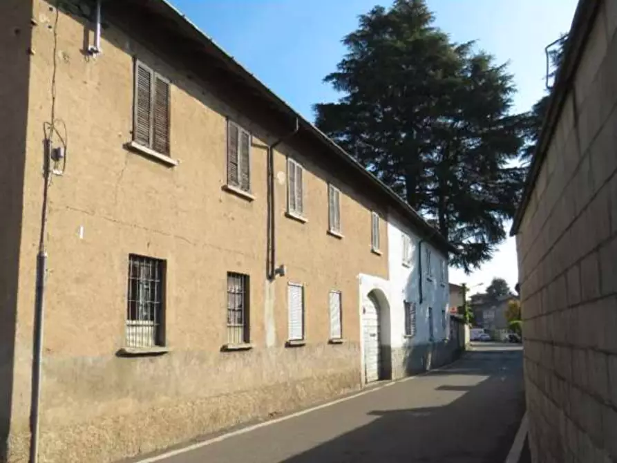 Immagine 4 di Garage in vendita  a Nerviano