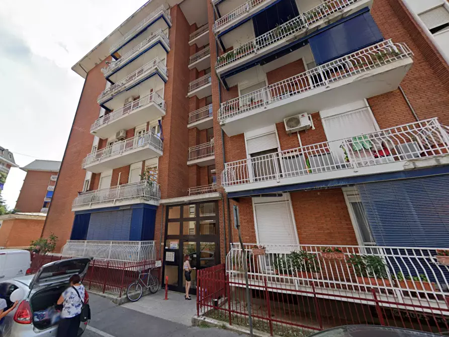 Immagine 5 di Garage in vendita  a Baranzate