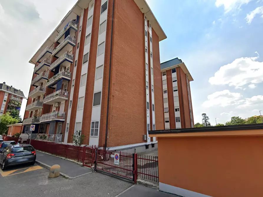 Immagine 3 di Garage in vendita  a Baranzate