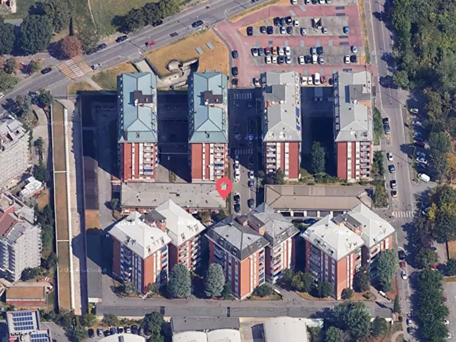 Immagine 6 di Garage in vendita  a Baranzate