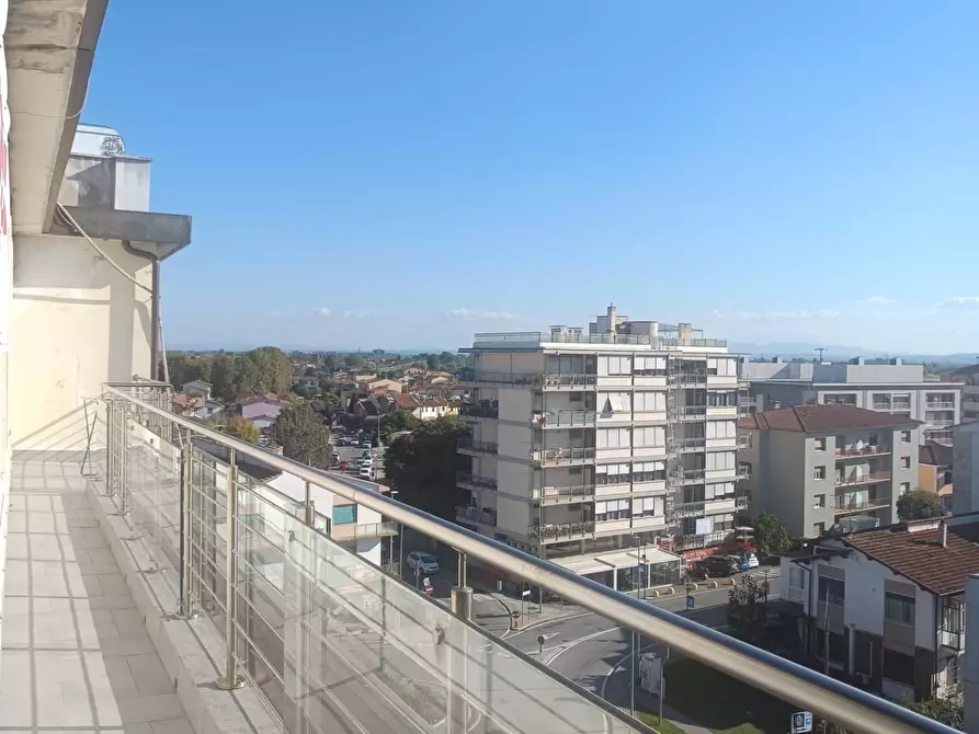 Immagine 2 di Mansarda in vendita  a Pisa