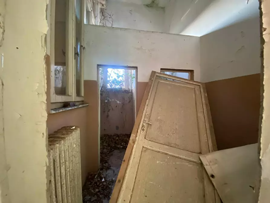 Immagine 34 di Villa in vendita  a Casciana Terme Lari