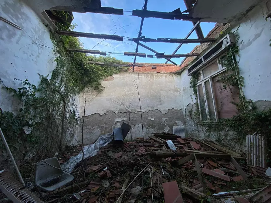 Immagine 23 di Villa in vendita  a Casciana Terme Lari