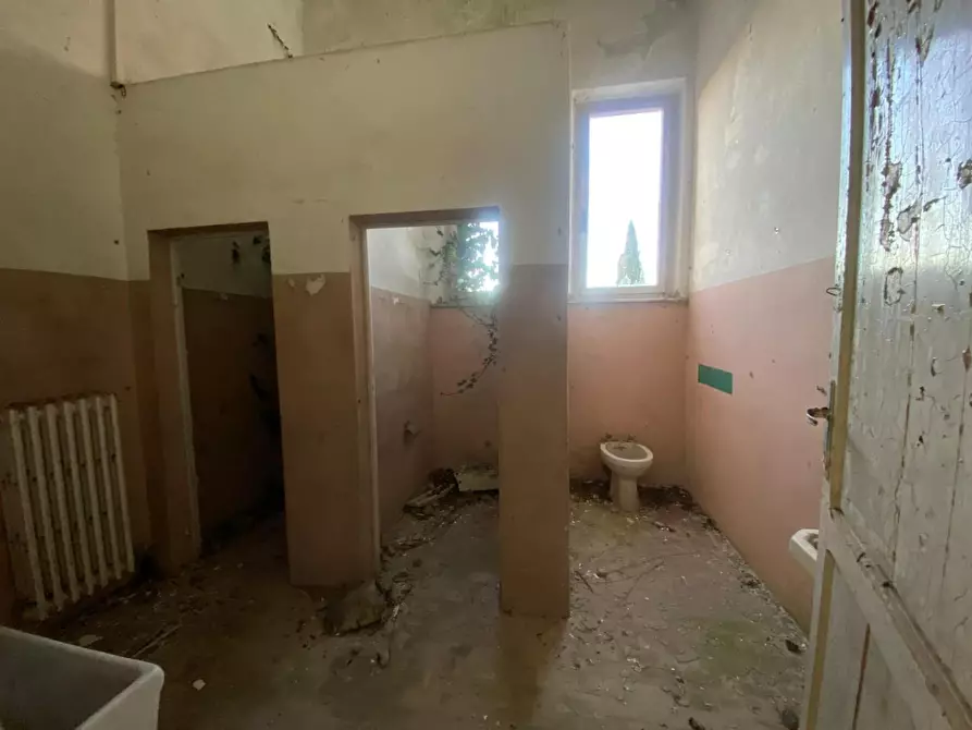 Immagine 39 di Villa in vendita  a Casciana Terme Lari