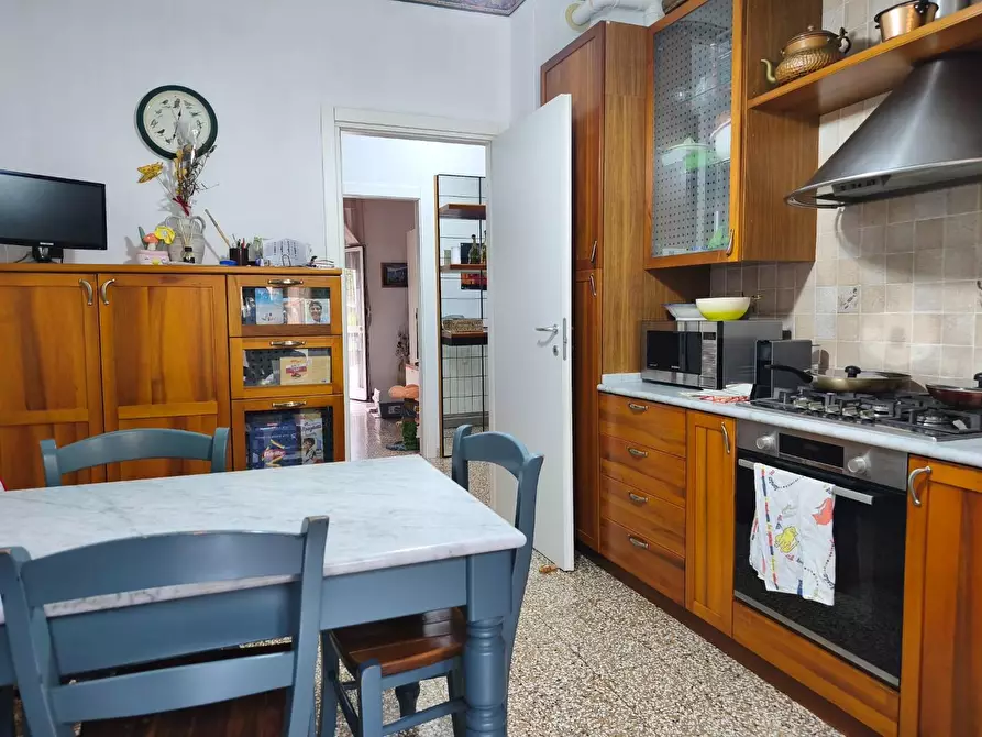 Immagine 13 di Appartamento in vendita  a Carrara