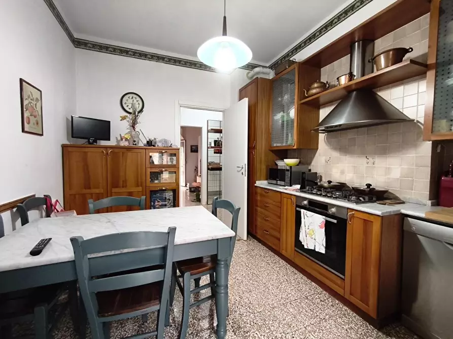 Immagine 11 di Appartamento in vendita  a Carrara