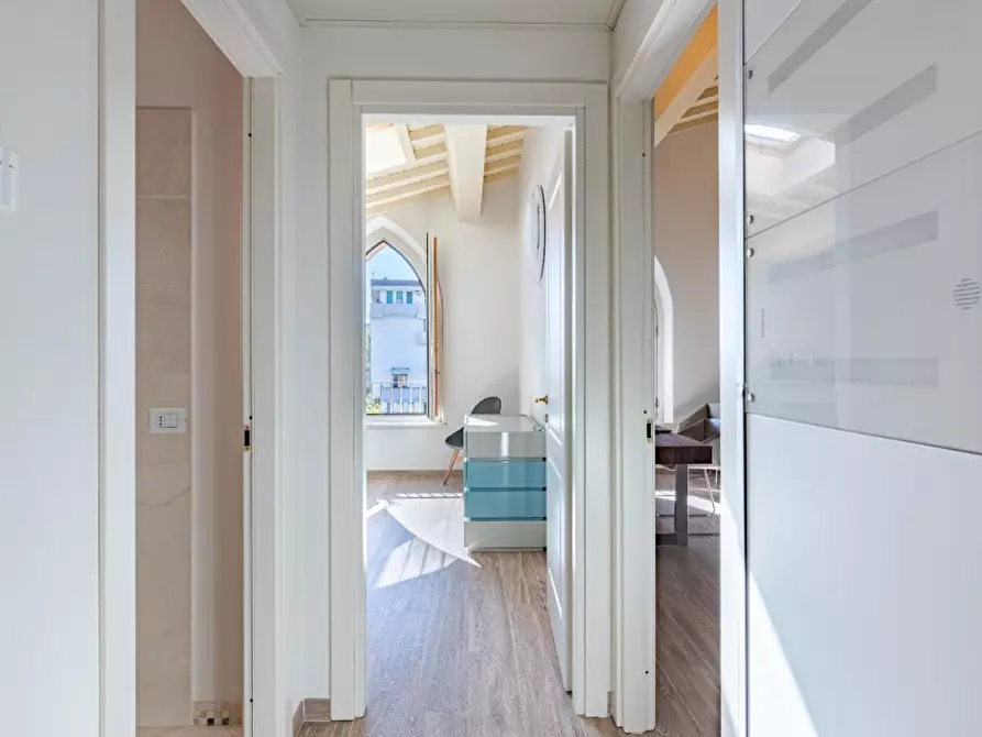 Immagine 6 di Appartamento in vendita  a Pisa