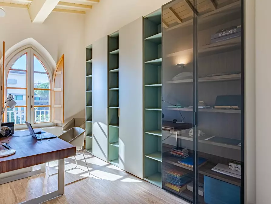 Immagine 14 di Appartamento in vendita  a Pisa