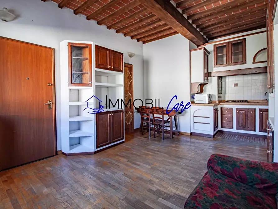 Immagine 2 di Appartamento in vendita  a Livorno