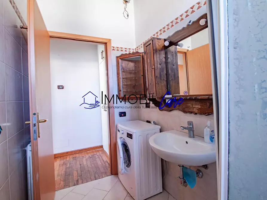 Immagine 17 di Appartamento in vendita  a Livorno