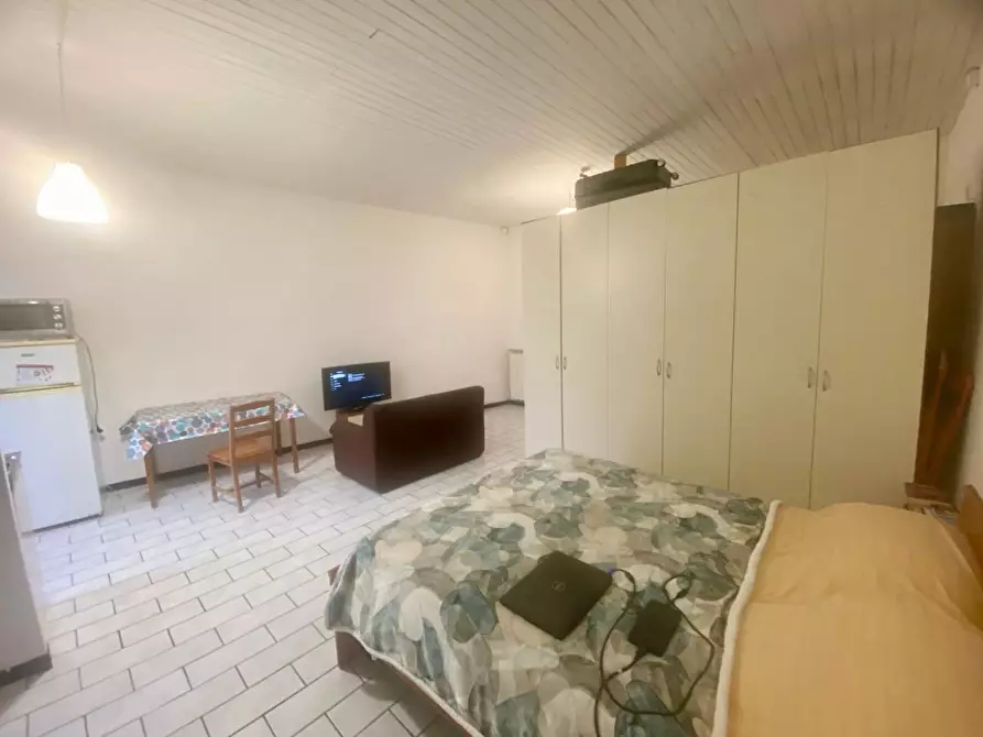 Immagine 6 di Appartamento in affitto  a Lucca