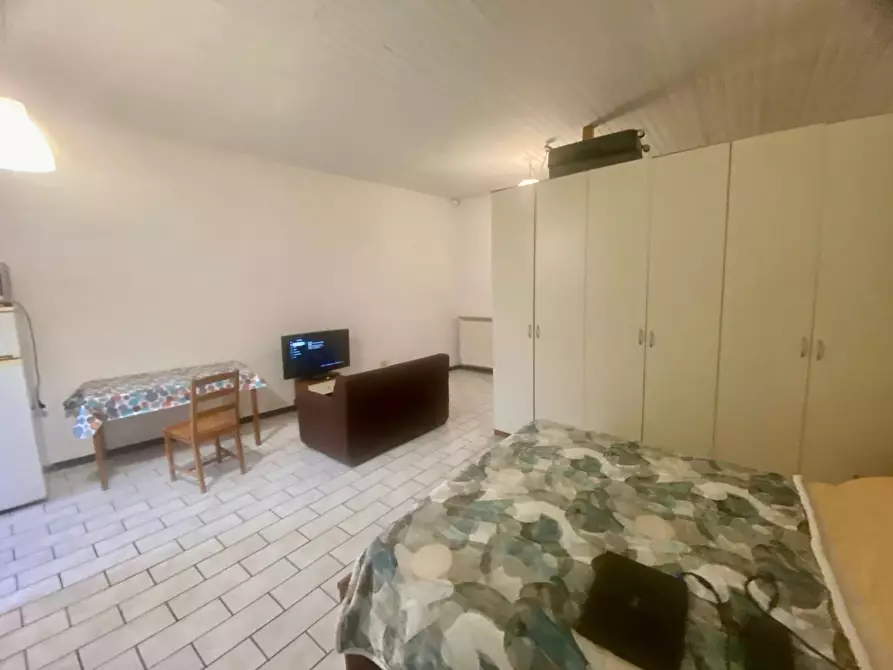 Immagine 3 di Appartamento in affitto  a Lucca