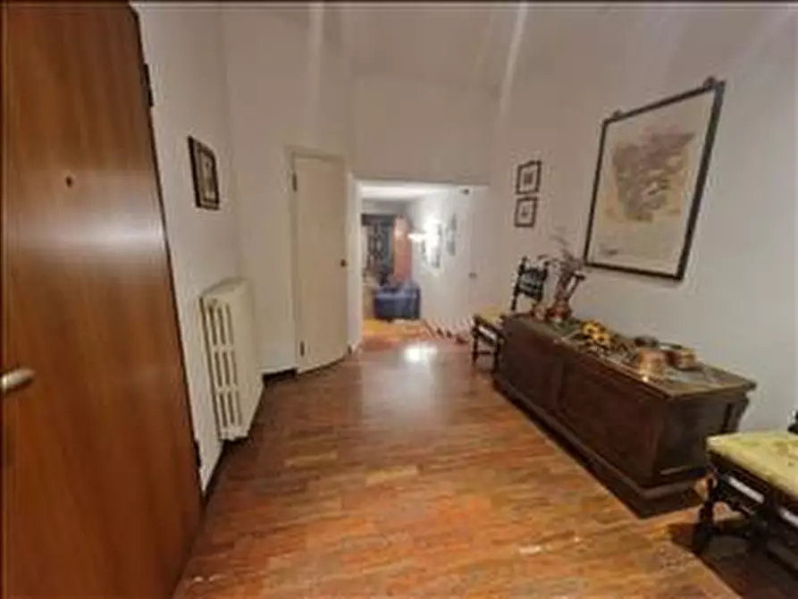 Immagine 12 di Appartamento in vendita  a Siena