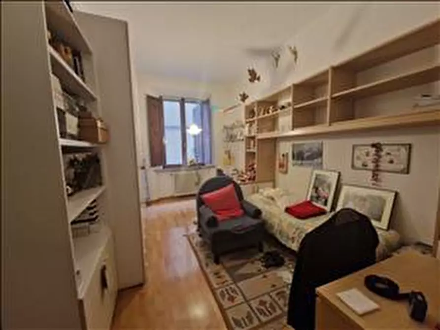 Immagine 9 di Appartamento in vendita  a Siena