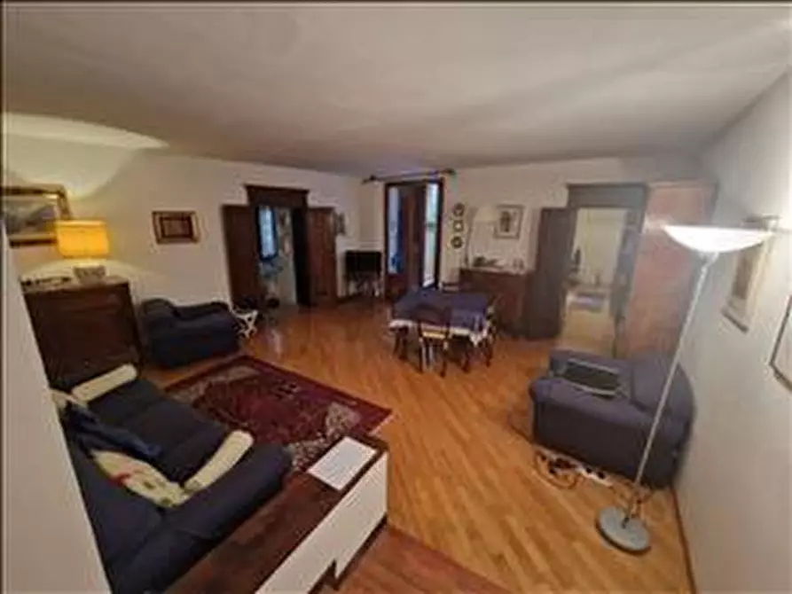 Immagine 1 di Appartamento in vendita  a Siena