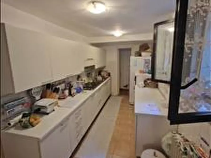 Immagine 3 di Appartamento in vendita  a Siena