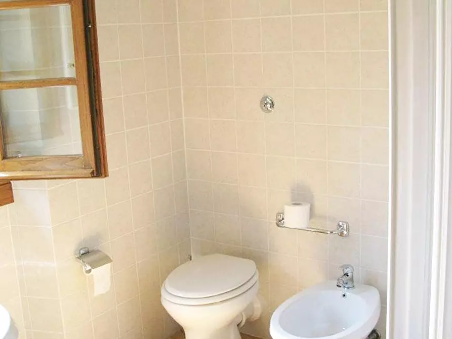 Immagine 21 di Agriturismo in vendita  a Bucine