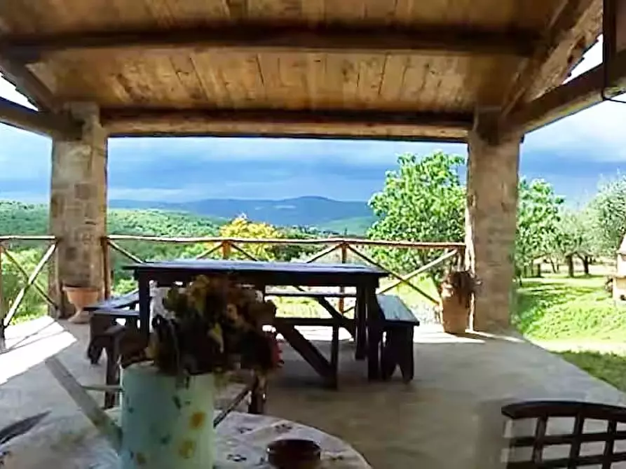 Immagine 12 di Agriturismo in vendita  a Bucine