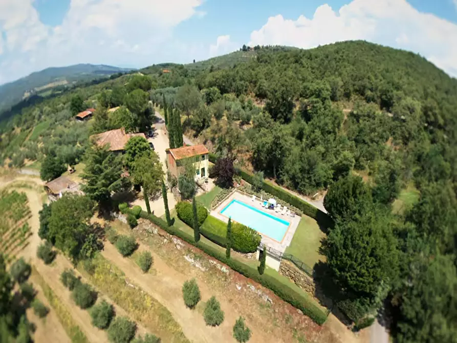 Immagine 1 di Agriturismo in vendita  a Bucine