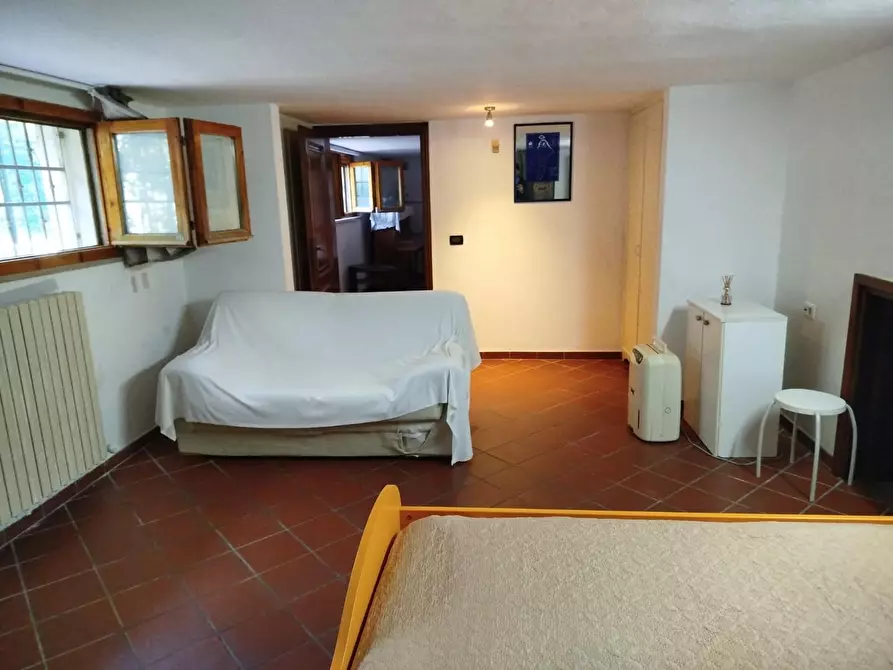 Immagine 11 di Villa in vendita  a Cascina