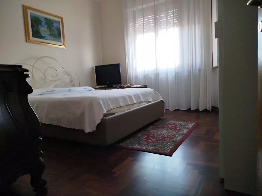 Immagine 10 di Villa in vendita  a Cascina