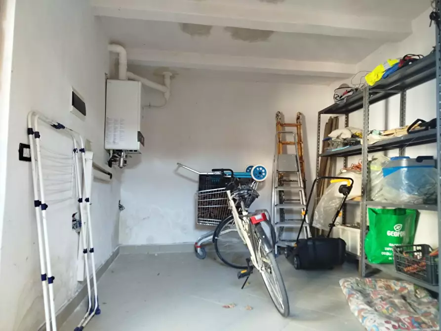 Immagine 4 di Villa in vendita  a Cascina