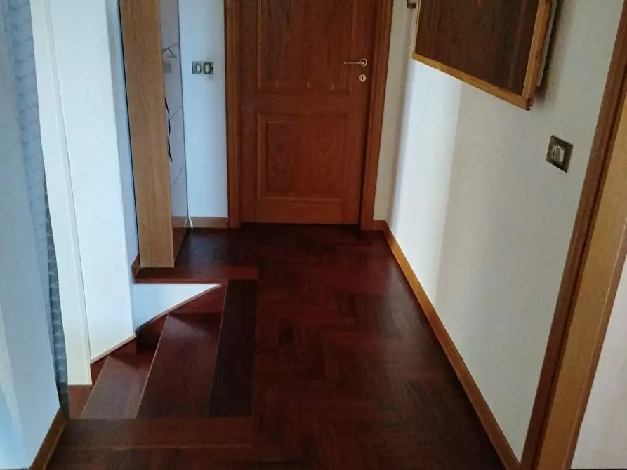 Immagine 7 di Villa in vendita  a Cascina