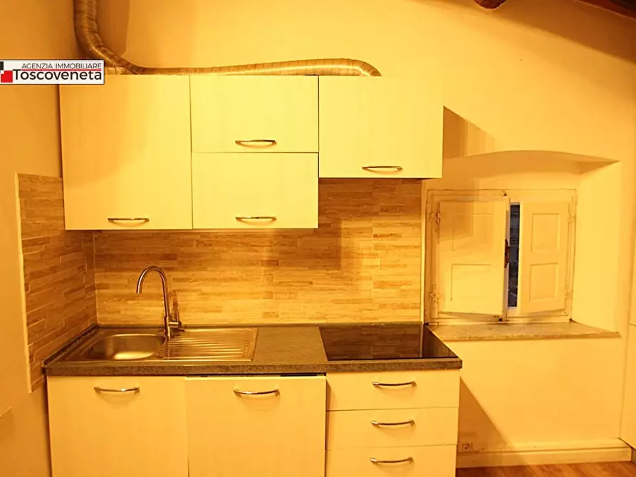 Immagine 4 di Appartamento in affitto  a Lucca