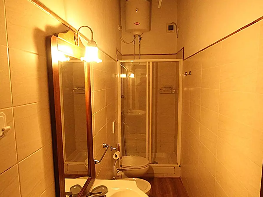 Immagine 11 di Appartamento in affitto  a Lucca