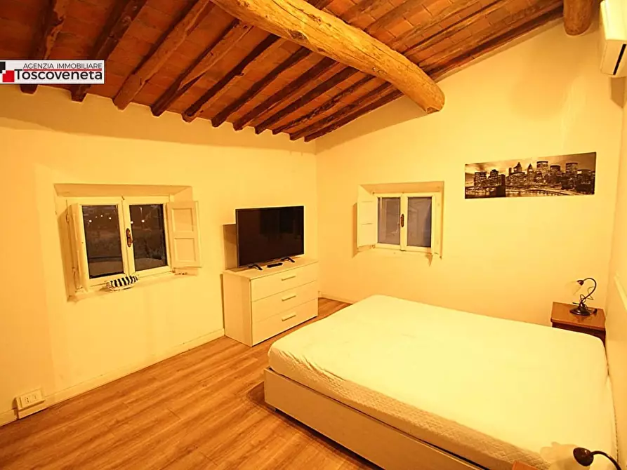 Immagine 8 di Appartamento in affitto  a Lucca