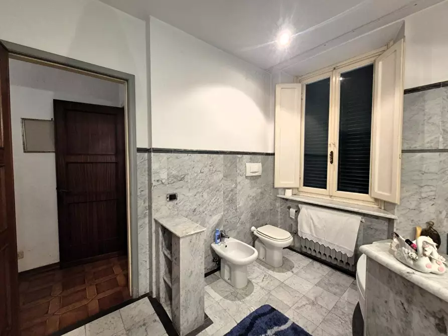 Immagine 24 di Appartamento in vendita  a Lucca