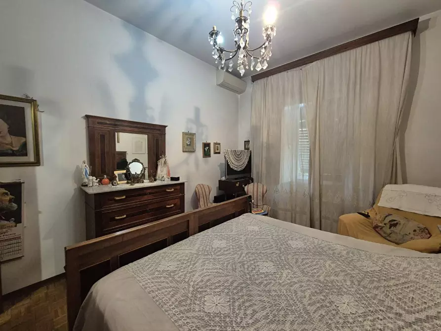 Immagine 19 di Appartamento in vendita  a Lucca