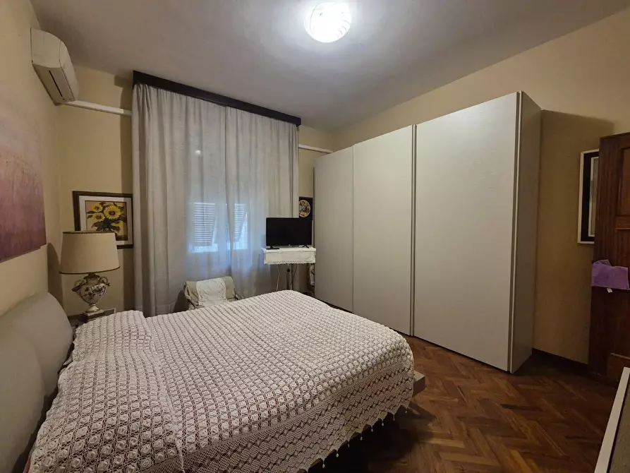 Immagine 18 di Appartamento in vendita  a Lucca