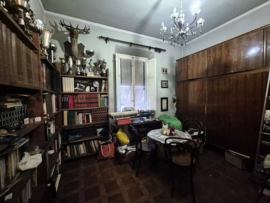Immagine 15 di Appartamento in vendita  a Lucca