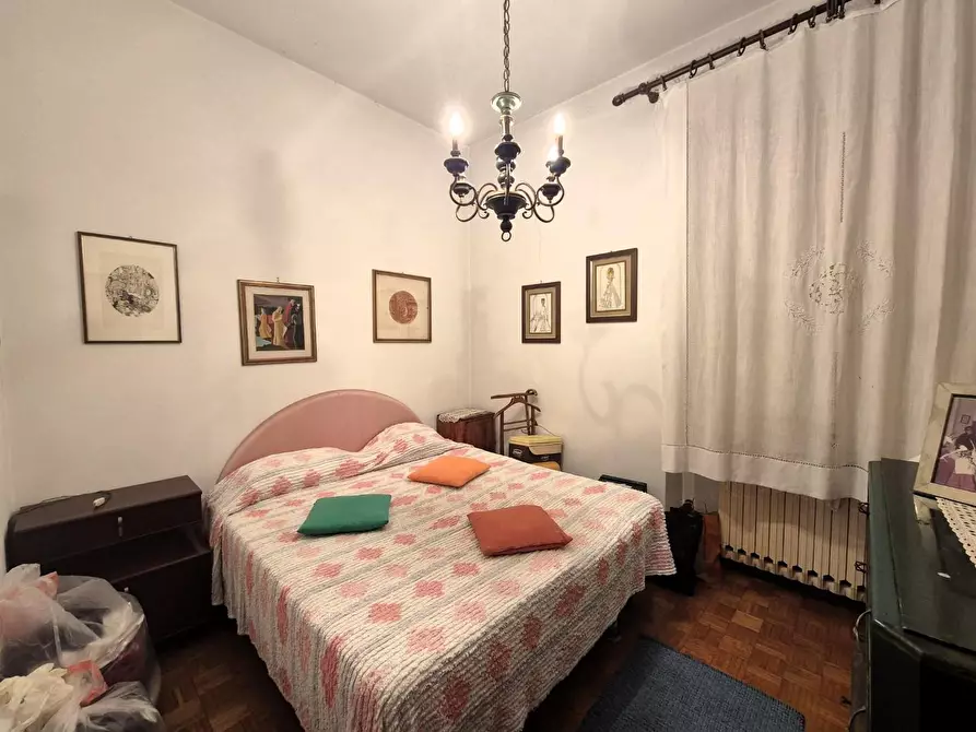 Immagine 21 di Appartamento in vendita  a Lucca