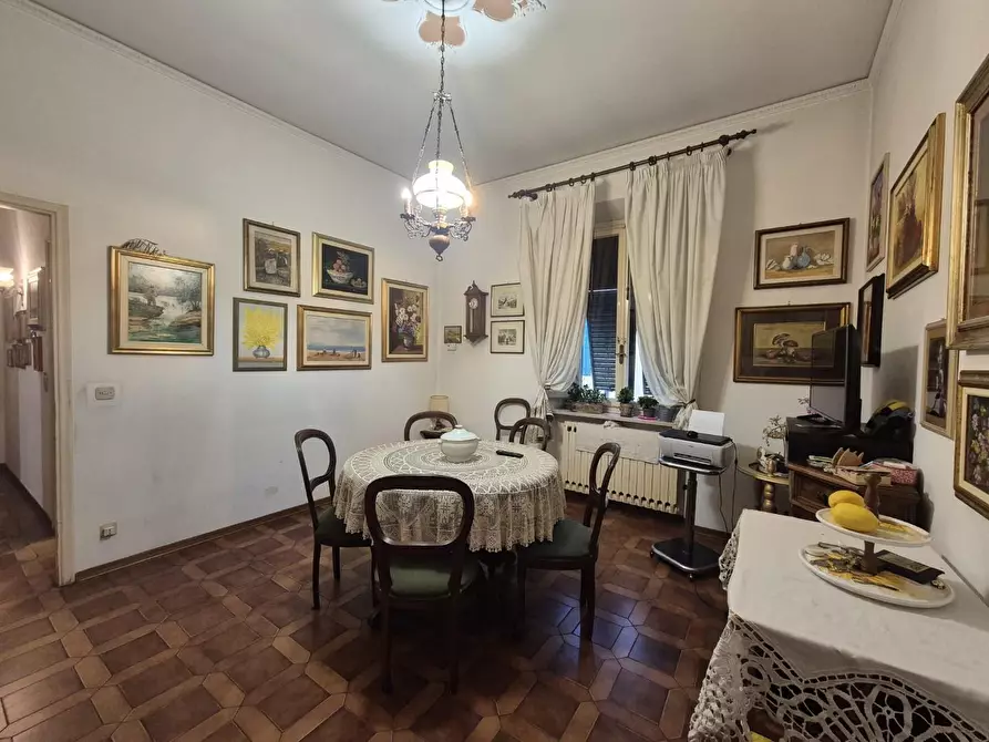 Immagine 11 di Appartamento in vendita  a Lucca