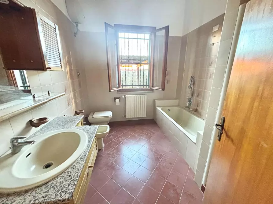 Immagine 8 di Appartamento in vendita  a Montopoli In Val D'arno