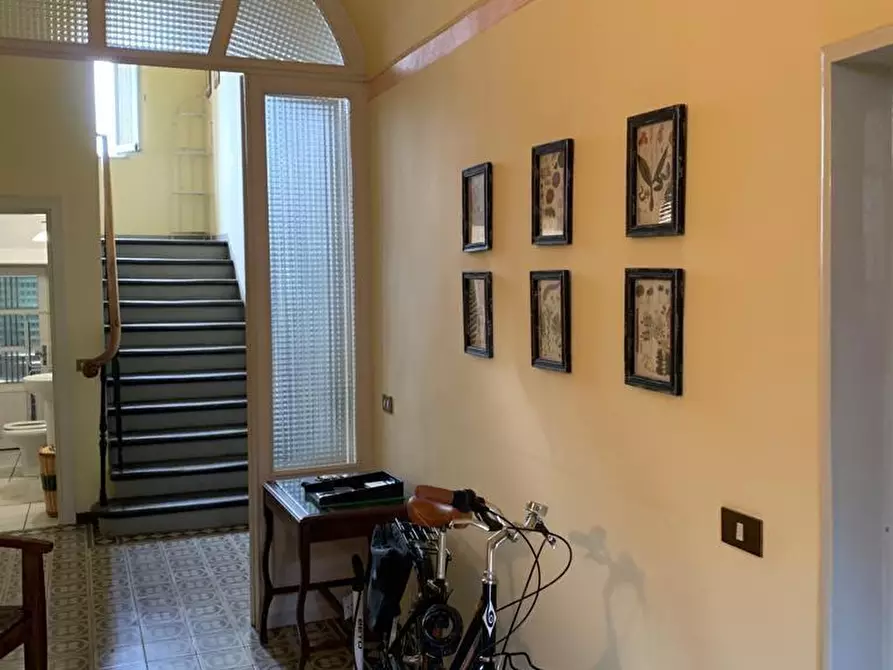 Immagine 10 di Palazzo in vendita  a Vinci