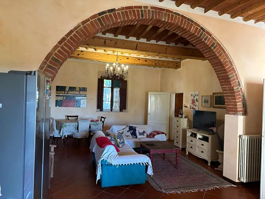 Immagine 3 di Palazzo in vendita  a Vinci