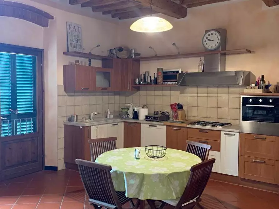 Immagine 4 di Palazzo in vendita  a Vinci