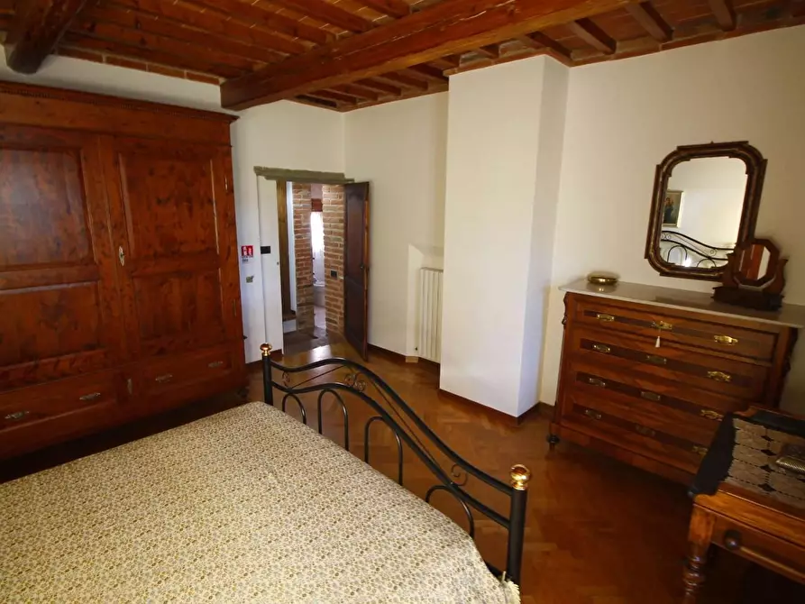 Immagine 7 di Casa colonica in affitto  a Vinci