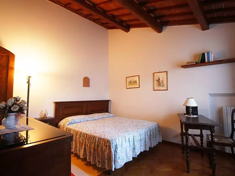 Immagine 6 di Casa colonica in affitto  a Vinci