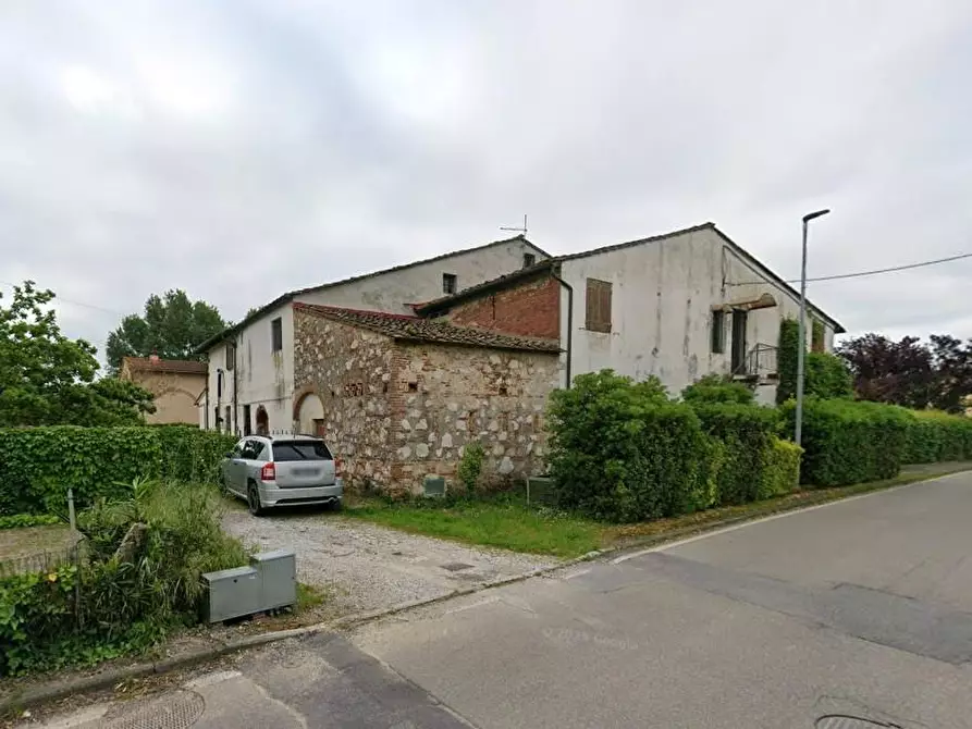 Immagine 1 di Magazzino in vendita  a San Giuliano Terme