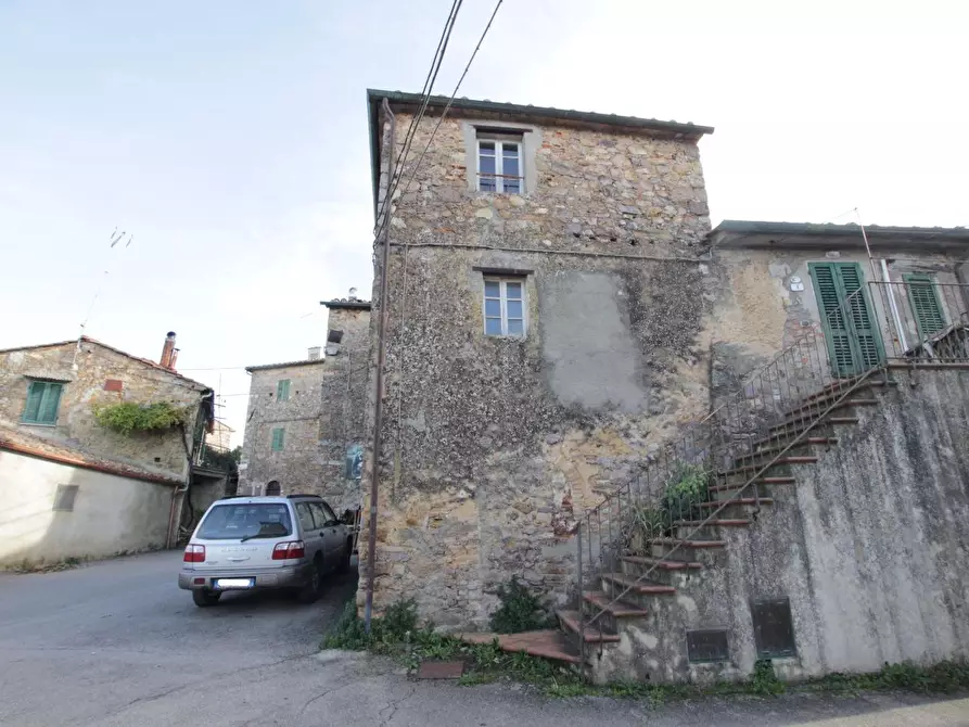 Immagine 2 di Appartamento in vendita  a Monticiano
