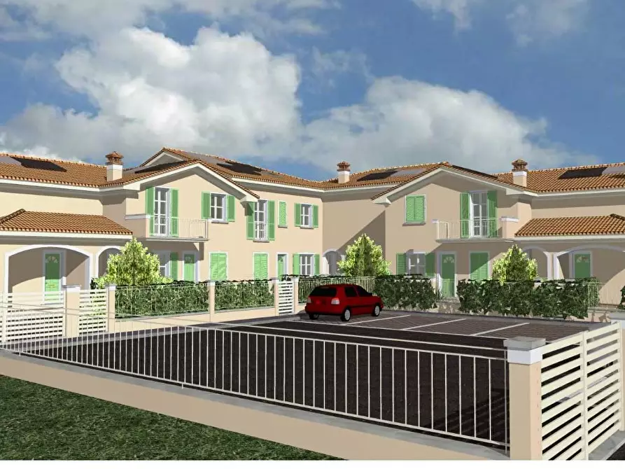 Immagine 1 di Casa semindipendente in vendita  a Carrara