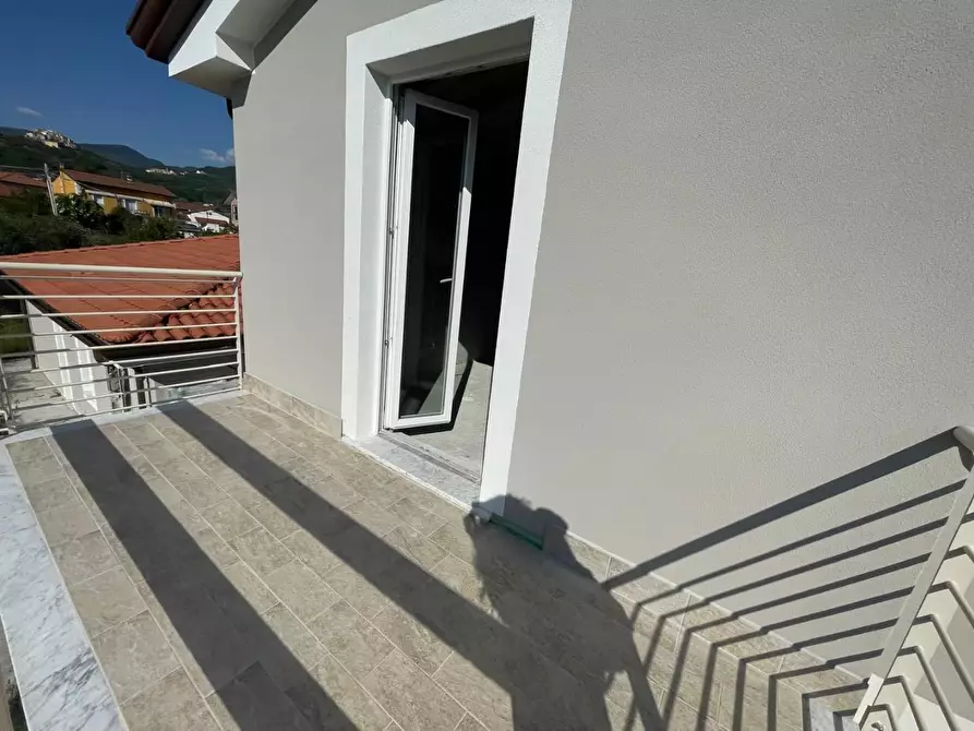 Immagine 5 di Casa semindipendente in vendita  a Ortonovo