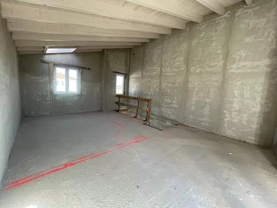 Immagine 3 di Casa semindipendente in vendita  a Ortonovo