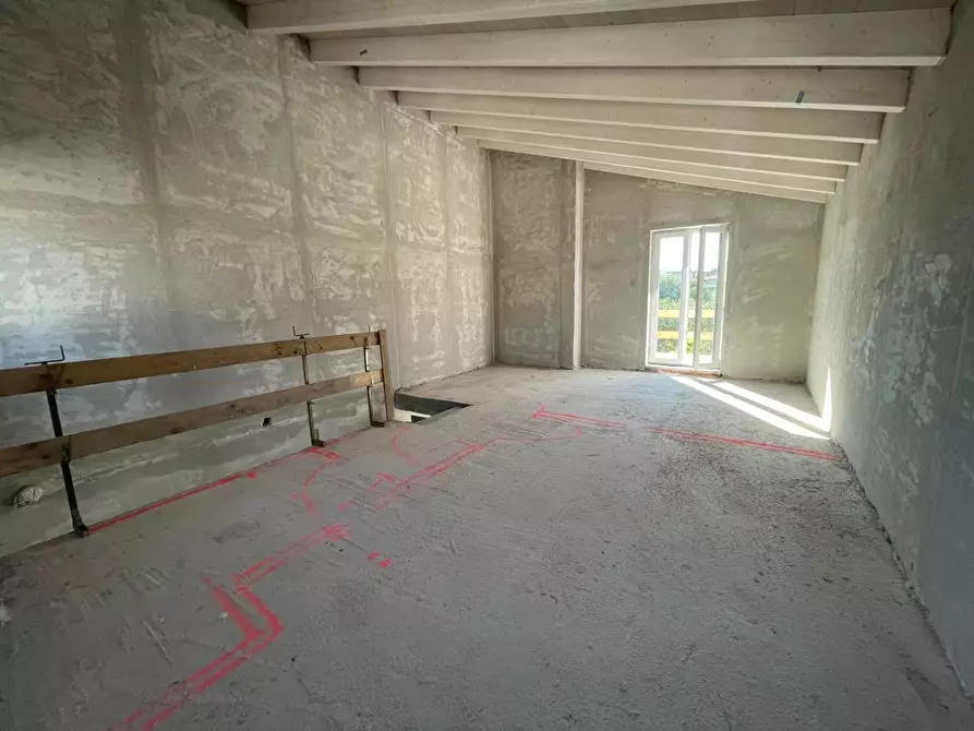 Immagine 2 di Casa semindipendente in vendita  a Ortonovo